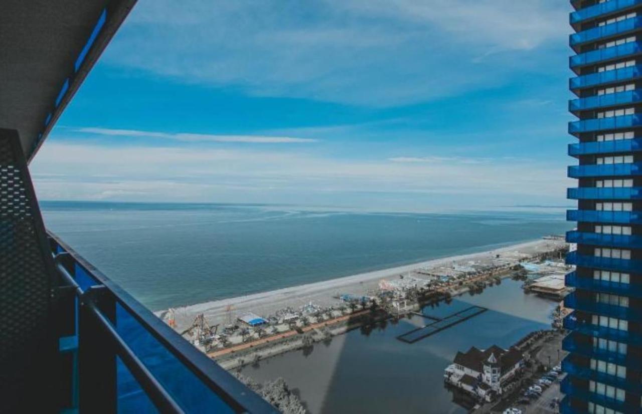 Delux Sea View Aparthotel In Orbi City Батуми Экстерьер фото