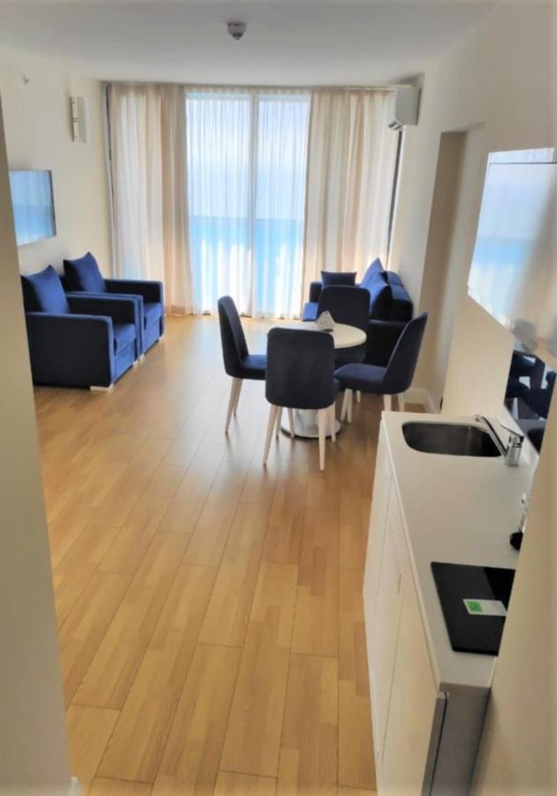 Delux Sea View Aparthotel In Orbi City Батуми Экстерьер фото