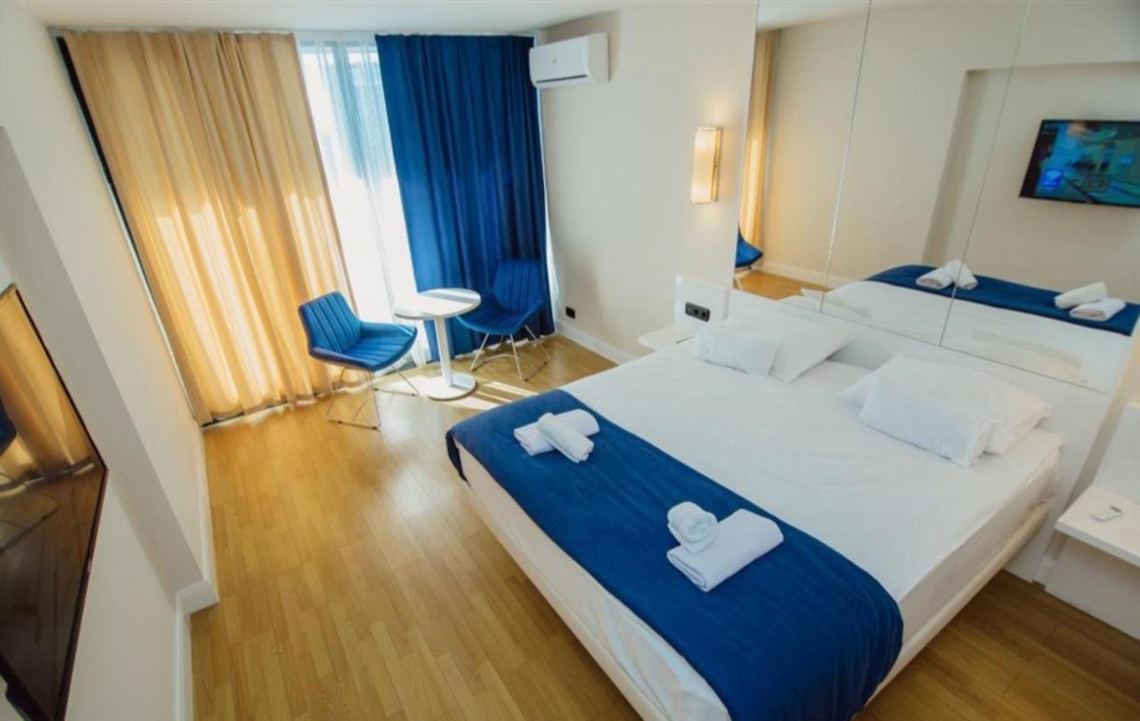 Delux Sea View Aparthotel In Orbi City Батуми Экстерьер фото