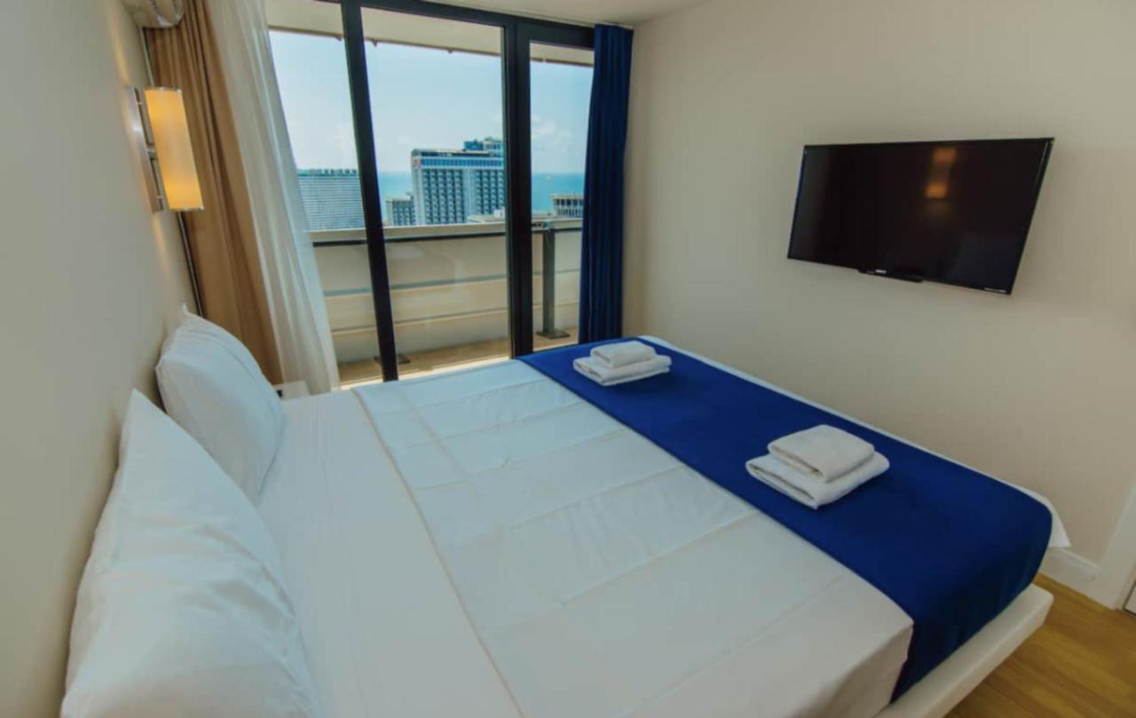 Delux Sea View Aparthotel In Orbi City Батуми Экстерьер фото